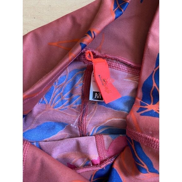 MAAJI Women's Activewear Hi Waist Rust Leggings Sz Medium Leaves - Picture 2 of 4